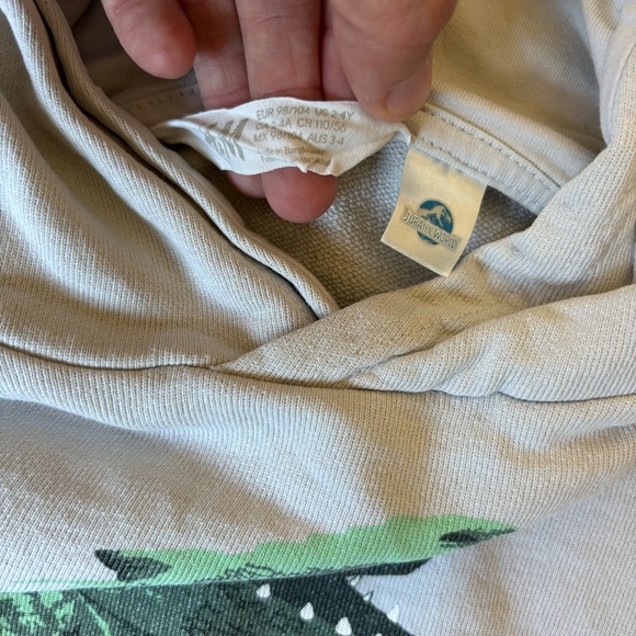 Jurassic World Hoodie 🦖 - Picture 2 of 2